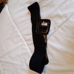 Wide stretch black belt